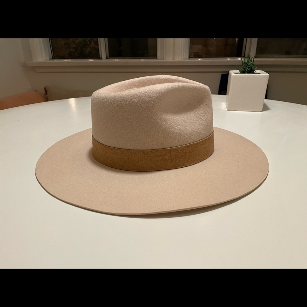 Brand New Lack of Color Hat!! It was too large and too expensive to return.